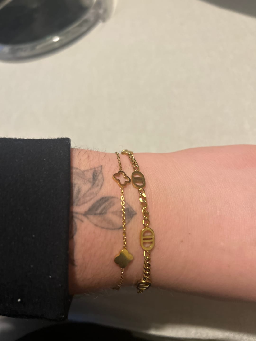 Customer photo review of Clover Armband | 18K vergoldet