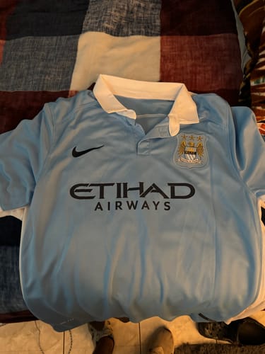 Customer photo review of Manchester City Retro 2015/16 Home