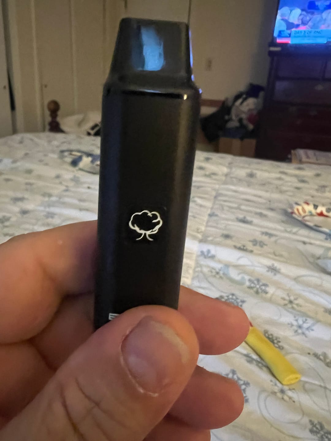 Customer photo review of BOMB EXTRACTS (D8 + LIVE RESIN) DISPOSABLE VAPE BLUE DREAM - SATIVA
