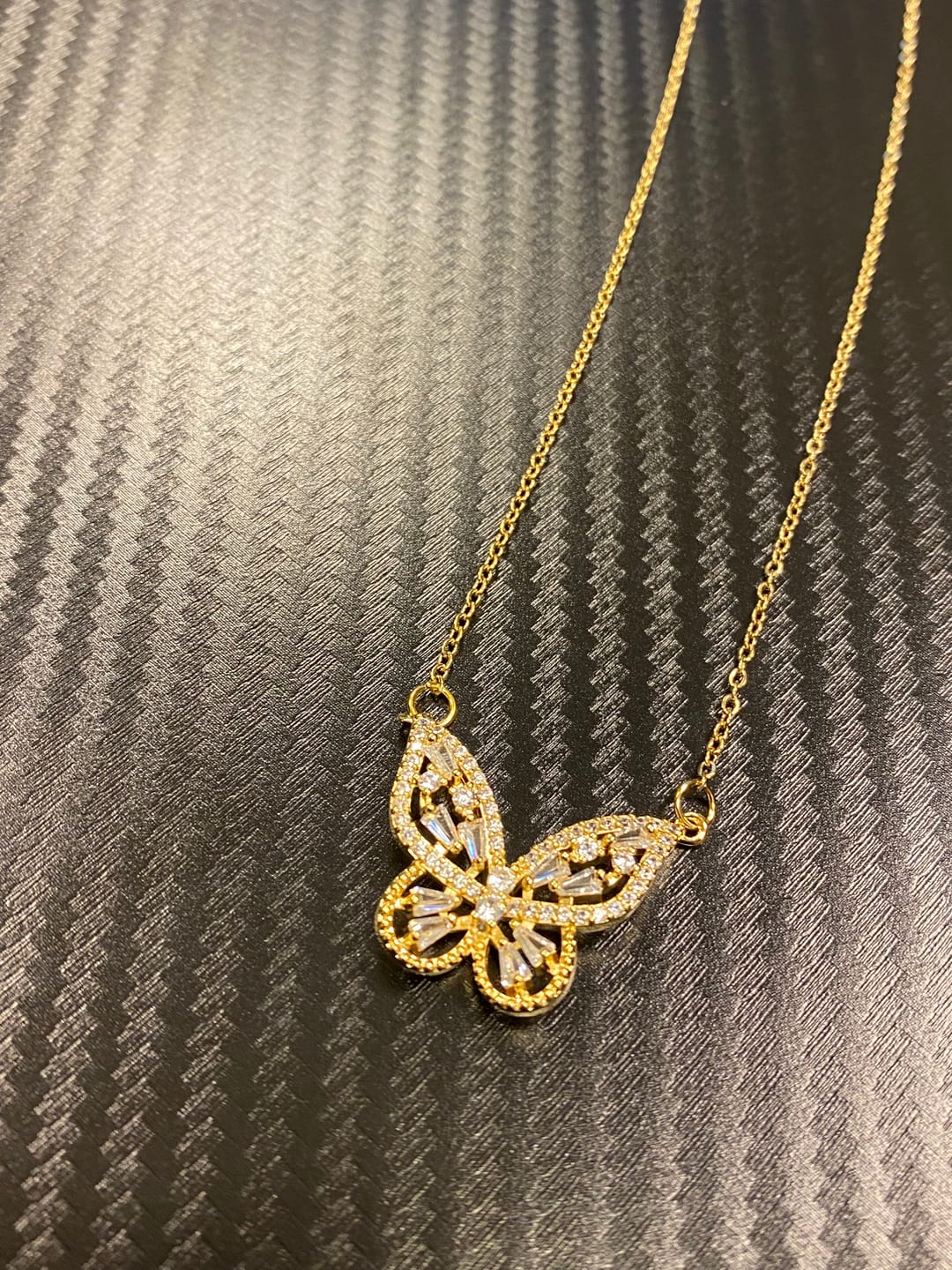 Customer photo review of Fabulous Dream Butterfly Kette 14K Vergoldet