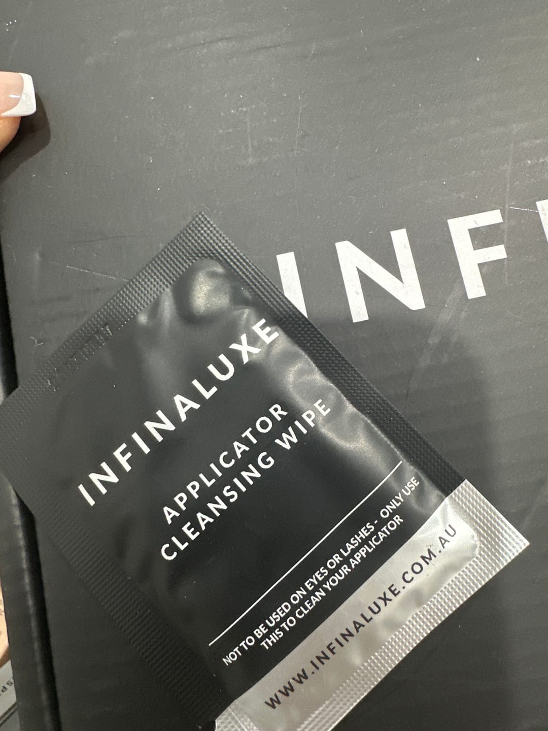 Customer photo review of Infinaluxe Applicator Cleansing Wipes x 3
