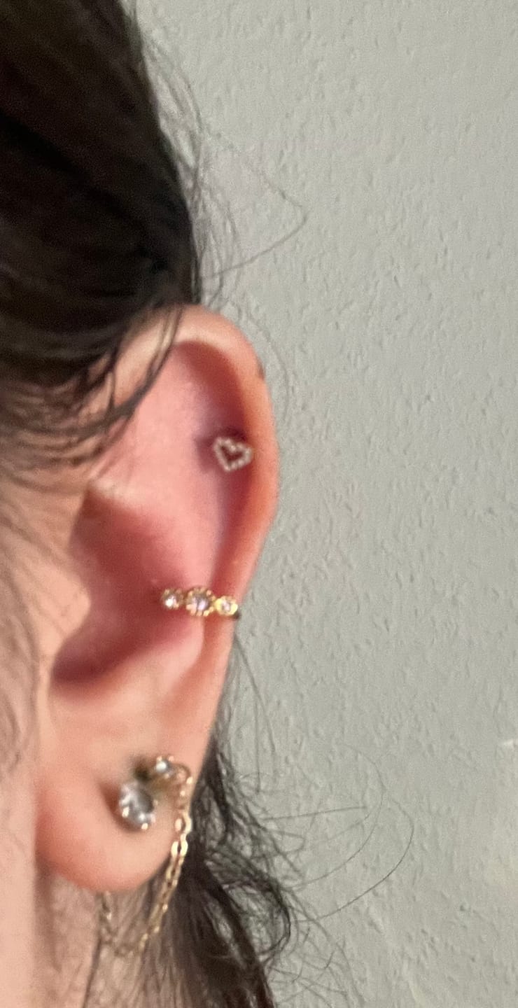 Customer photo review of Leyan Ear Cuff | 14K vergoldet