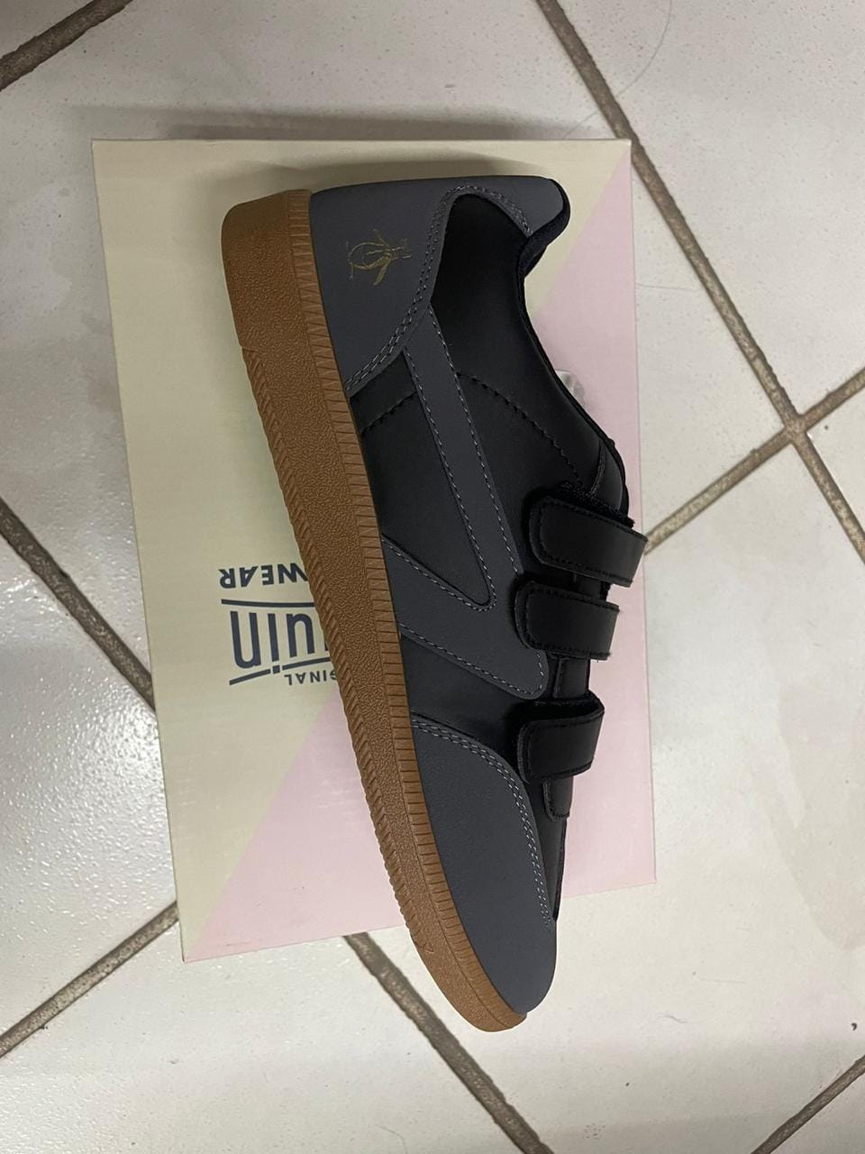 Customer photo review of Tenis Style Rachel Negro