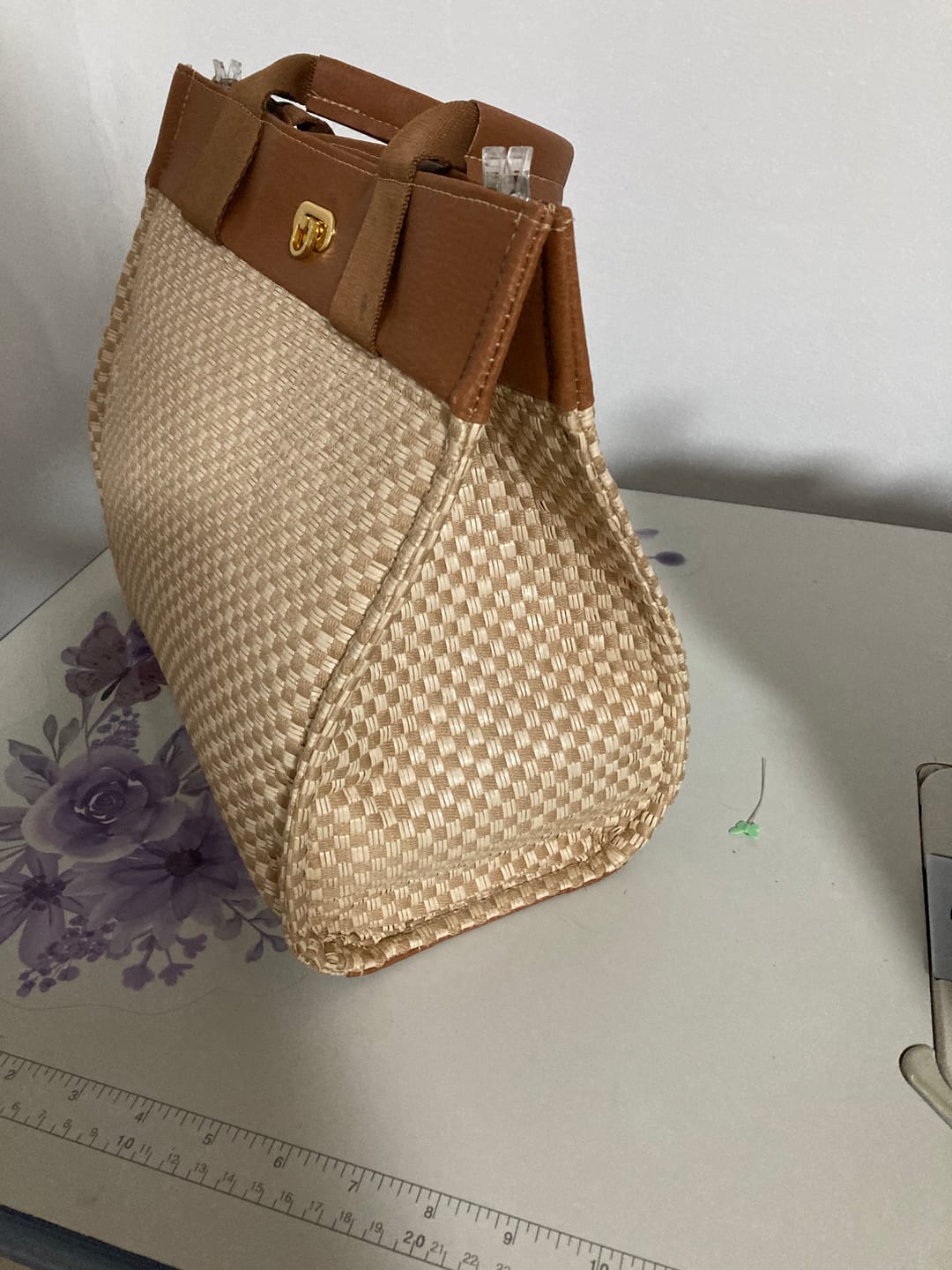 Customer photo review of DOLLARO 0.8MM COM FUNDO DE MALHA COR CARAMELO RUSSET