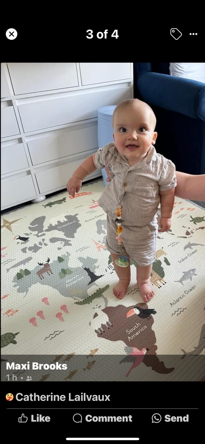Customer photo review of World map and Grey brush stroke (Medium size)