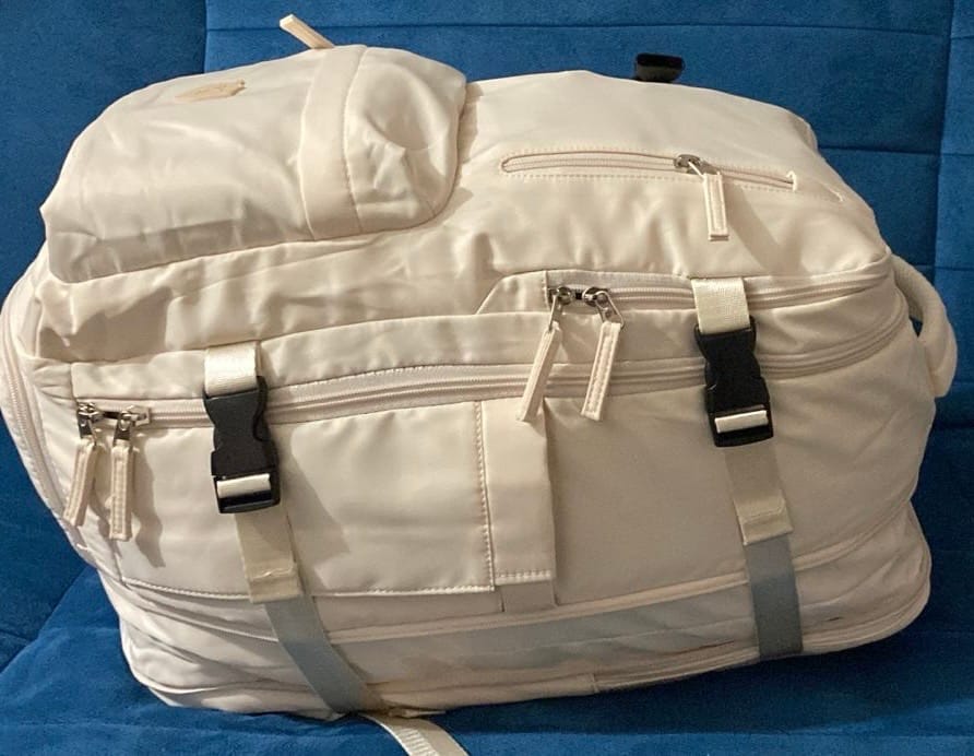 Customer photo review of Pre-Venta Royal Travel Backpack