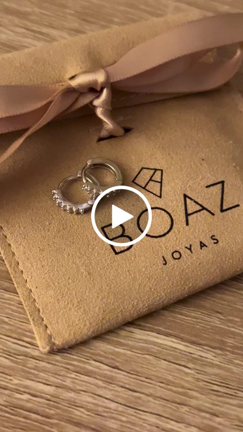Customer video review of ARGOLLAS POLAR BAÑADAS EN ORO BLANCO