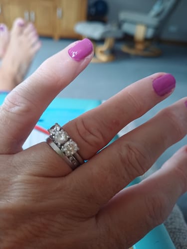 Customer photo review of CND™ Vinylux™ Gel-Like Effect Top Coat 15ml