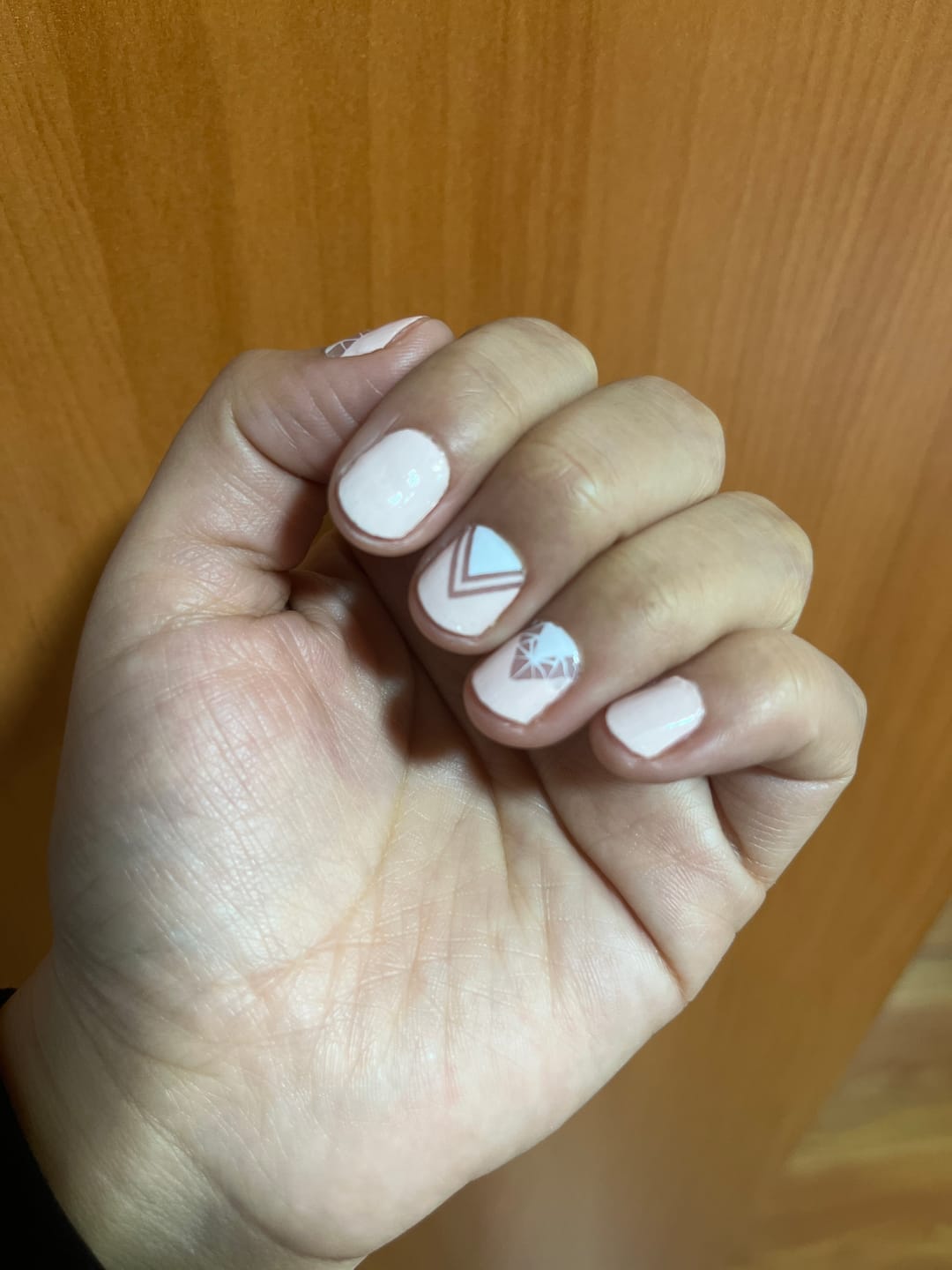 Customer photo review of Queen Pink | Stickers de Esmalte