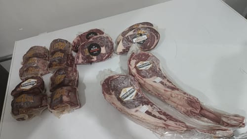 Reseña con foto de un cliente sobre Rib Eye Tomahawk Steaks