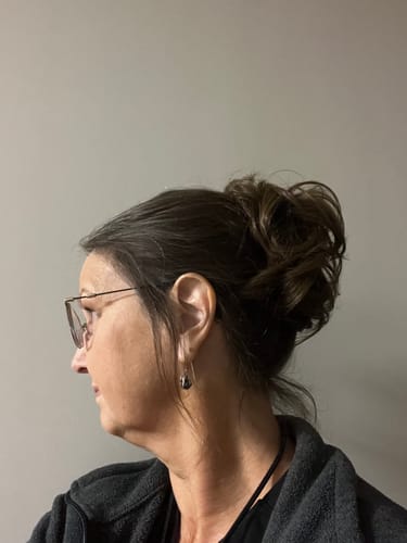 Customer photo review of JuvaBun Small Messy Bun