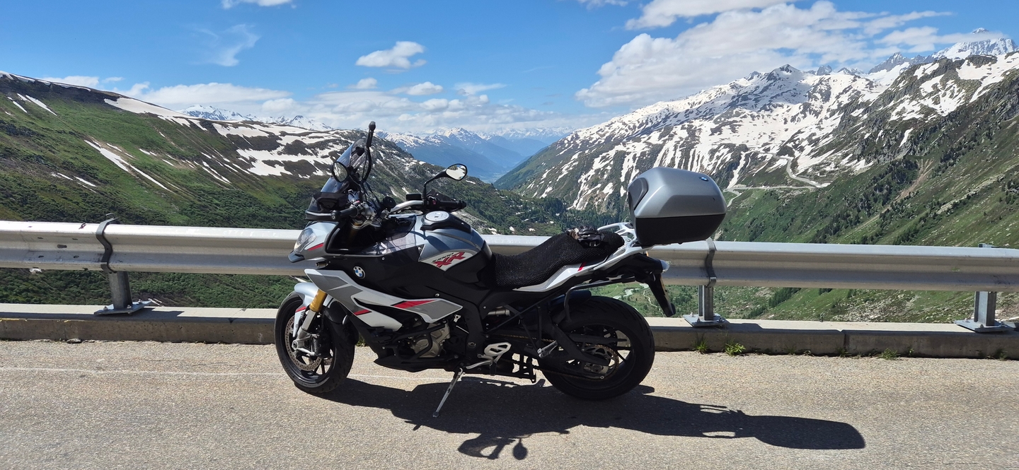 Wind Rider mesh seat cover installed on a BMW S 1000 XR