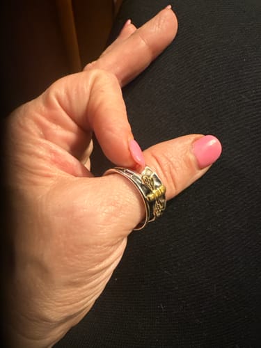 Customer photo review of Sterling Silver Spinner Bee Ring