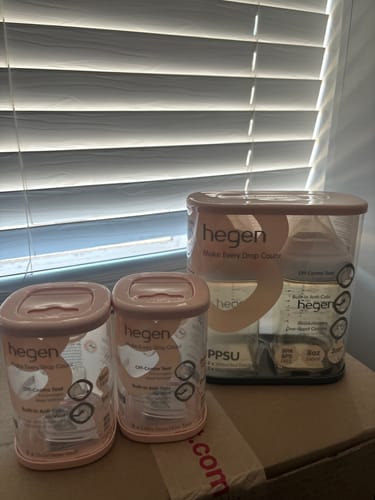 Customer photo review of Hegen PCTO™ 240ml/8oz Feeding Bottle PPSU, 2-Pack with 2 x Medium Flow Nipple (3 to 6 months)