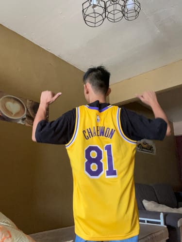 Customer photo review of Le Sserafim Basketball Jersey