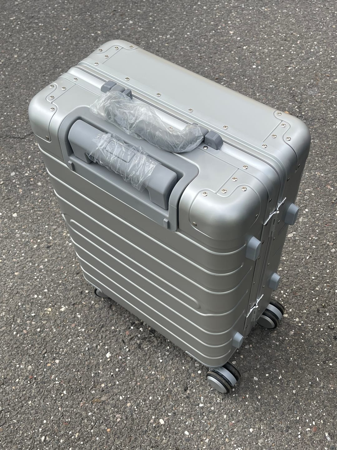 Customer photo review of Carry-On: Aluminum