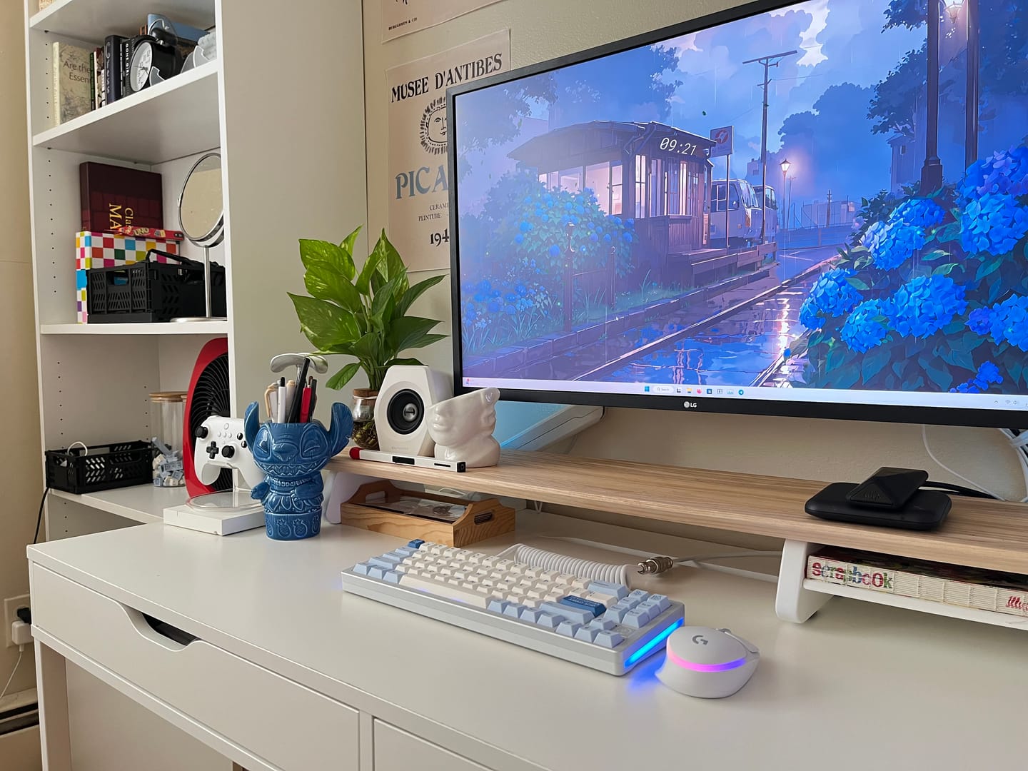Customer photo review of Solid Wood Monitor Stand (Maple - Ash)