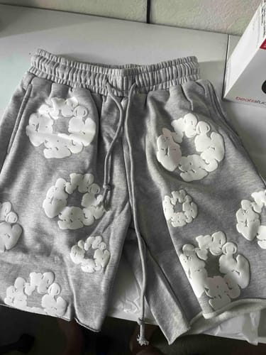 Customer photo review of "The Cotton Wreath" Shorts