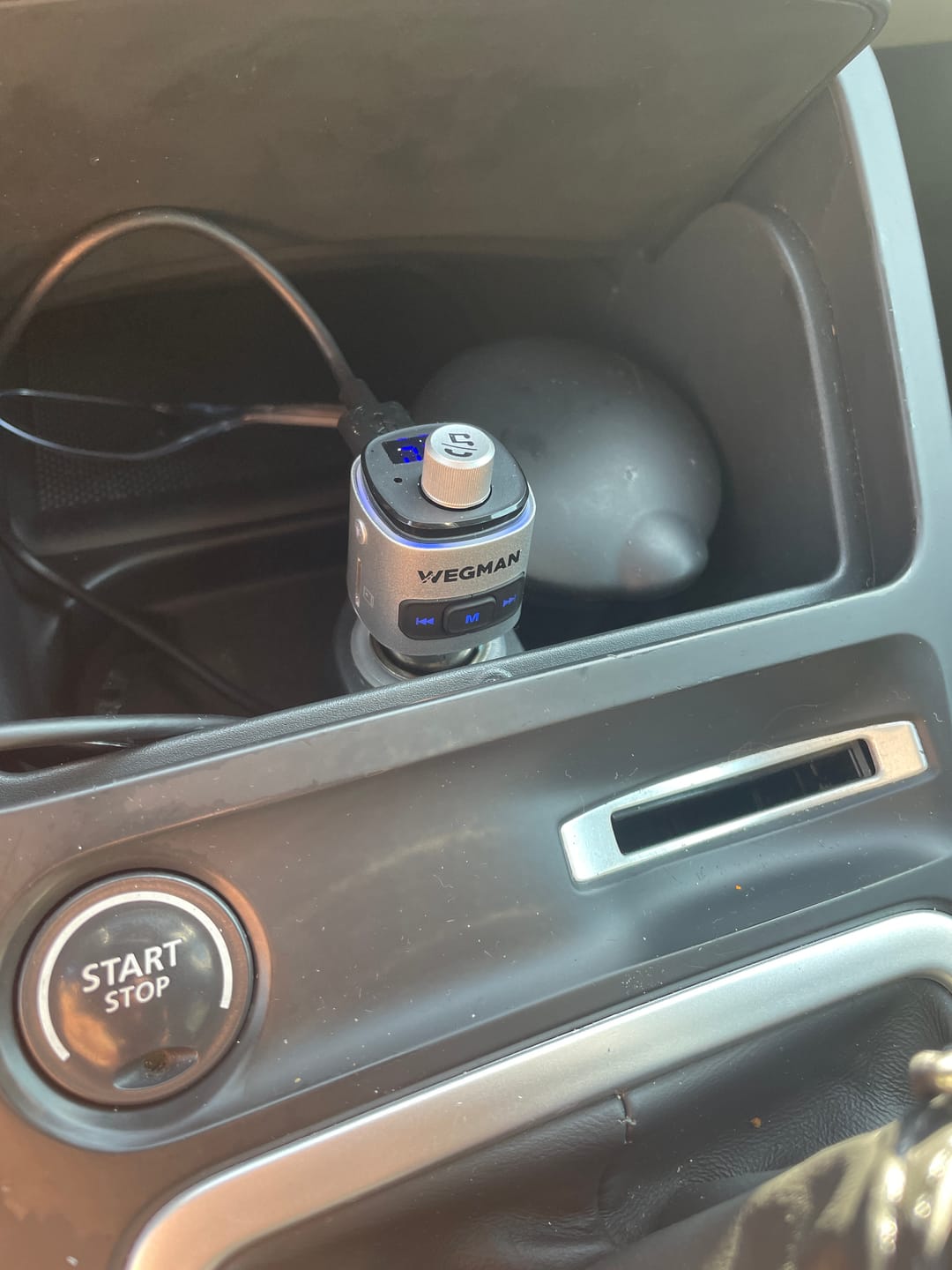 Customer photo review of Wegman Bluetooth FM Transmitter - Bluetooth carkit - Zilver