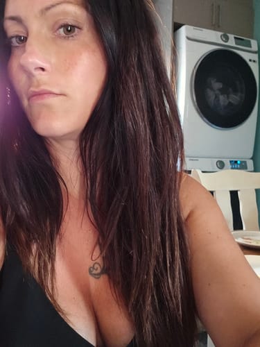 Customer photo review of Nourish & Shine Hair Oil
