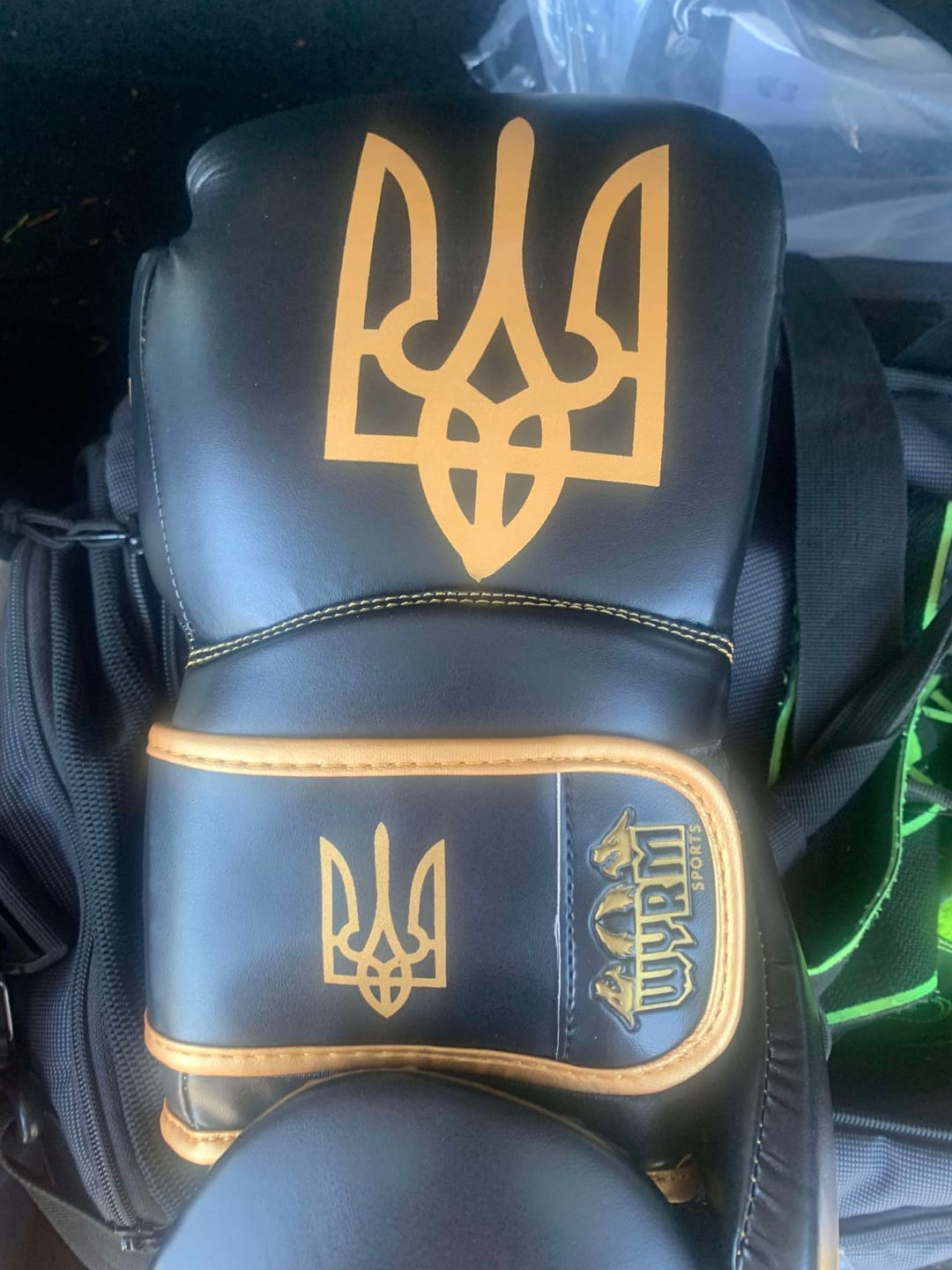Customer photo review of Custom Black PU Leather Boxing Training Gloves  C12