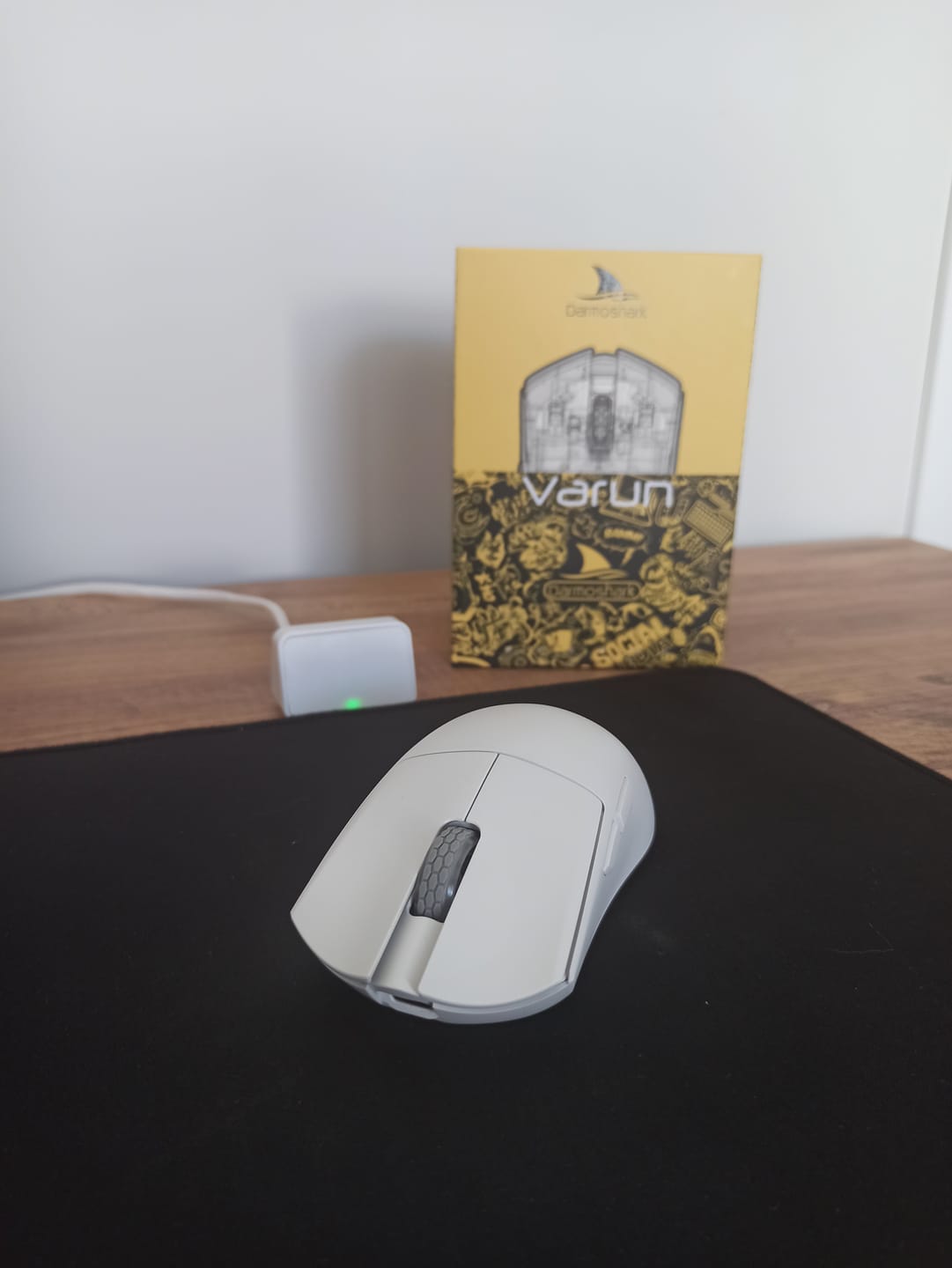 Customer photo review of Darmoshark M3S Wireless Mouse