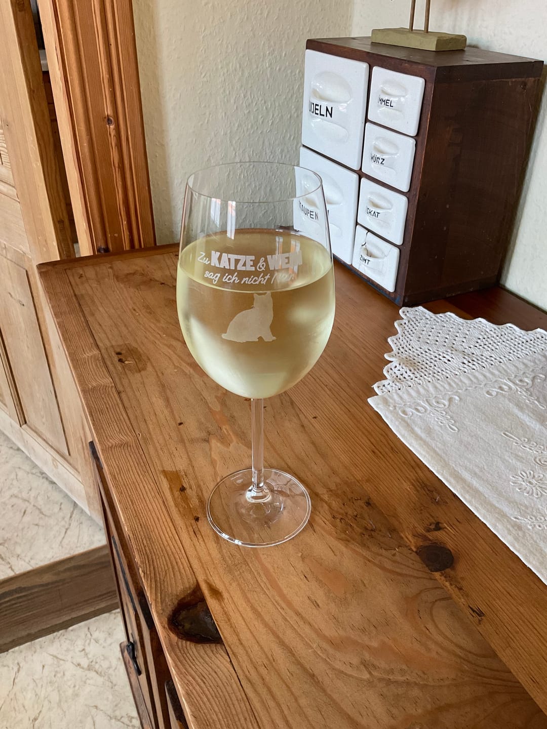 Customer photo review of Zu Katze und Wein sag ich nicht nein - Individuelles Weinglas