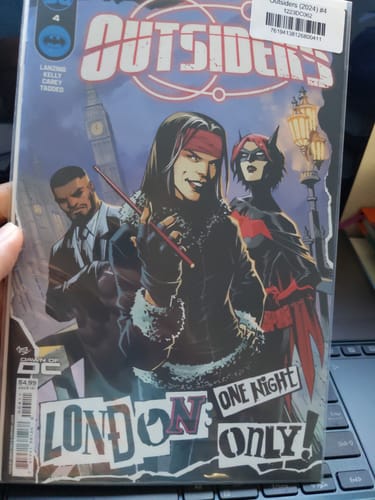 Customer photo review of Outsiders (2024) #4