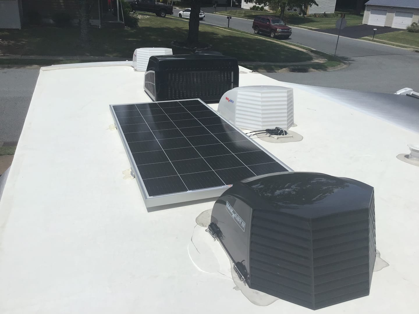 Customer photo review of RICH SOLAR MEGA 200 Watt Monocrystalline Solar Panel | Best 12V Panel for RVs and Off-Grid | 25-Year Output Warranty | UL Certified