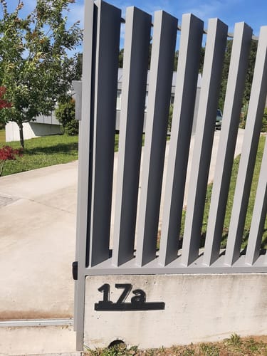 Customer photo review of Numero civico sagomato modello Line 01 Acrilico