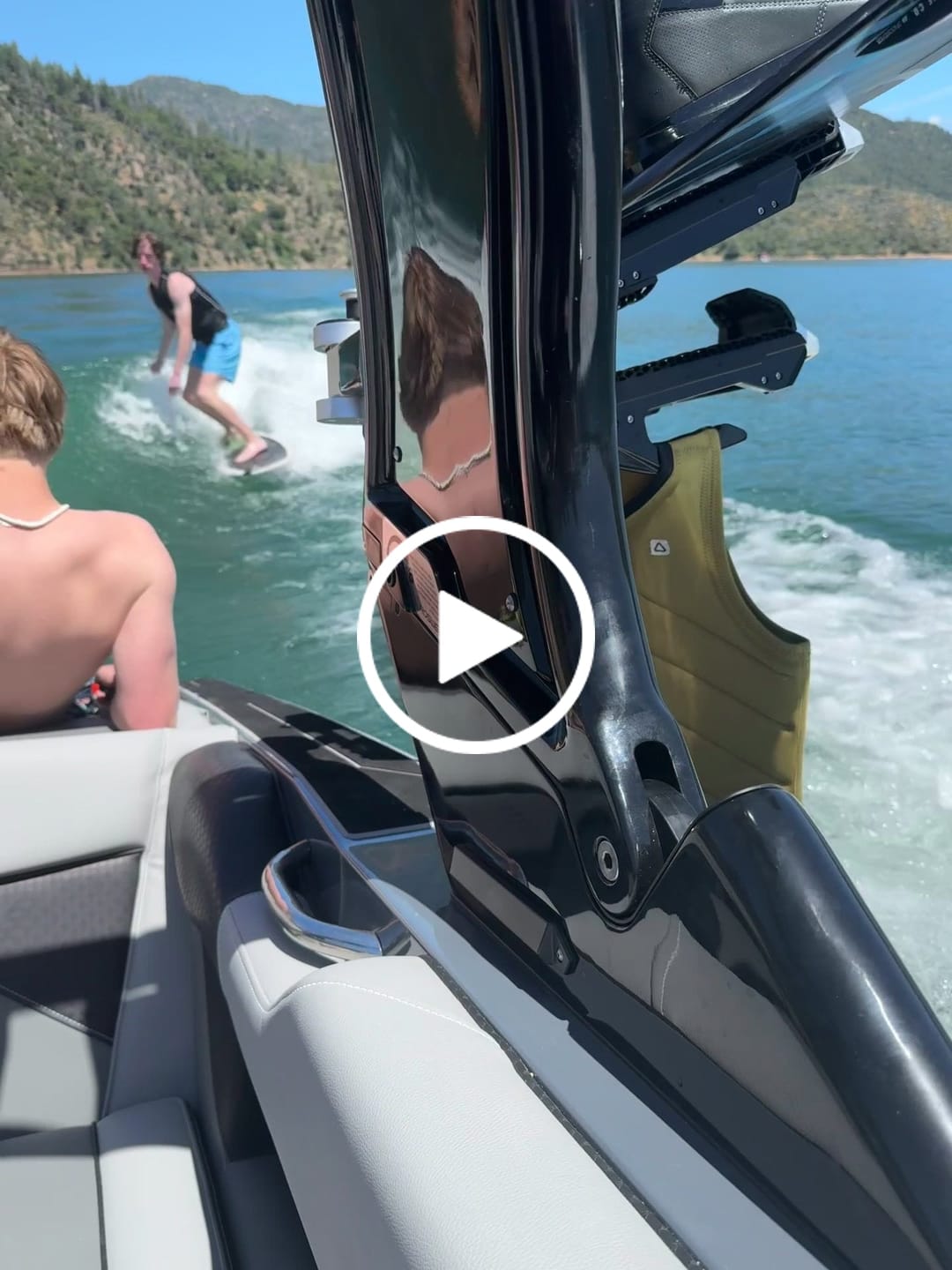 Customer video review of Universal Can Cooler