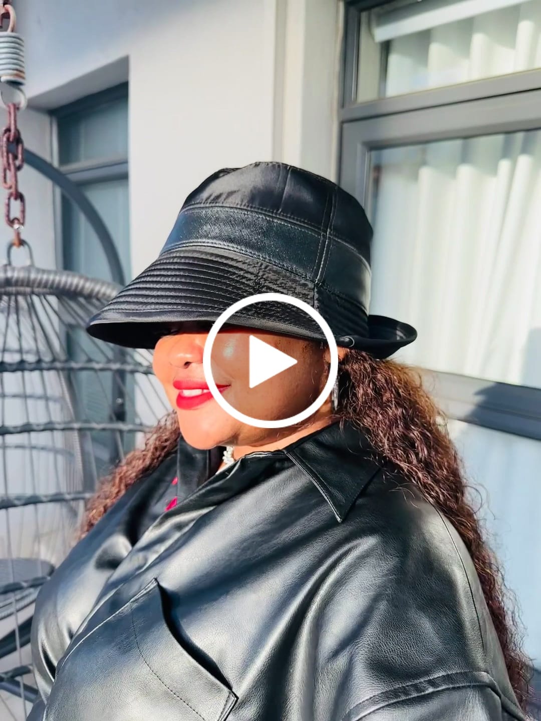Customer video review of Era Luxe Silver Choker