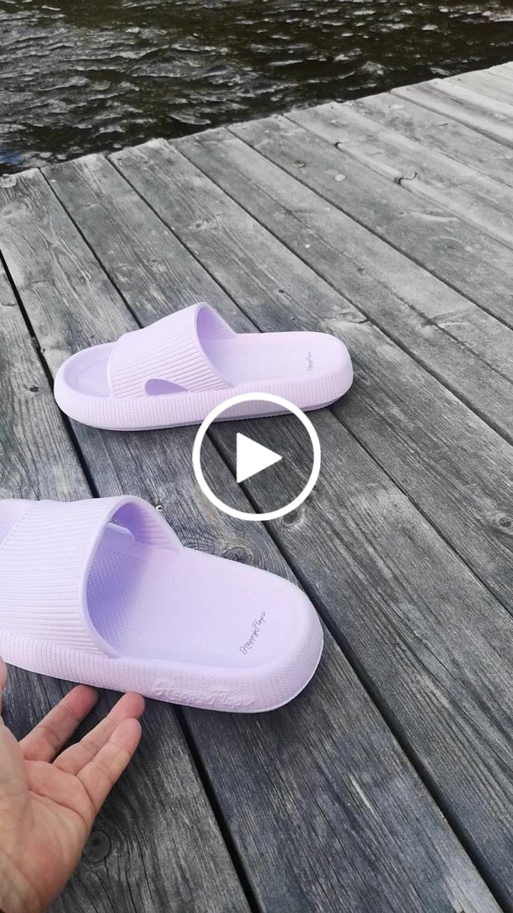 Customer video review of HappyFlops Original