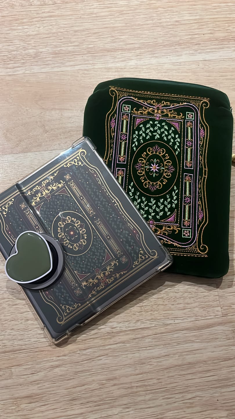 Customer photo review of Kindle Sticker Inserts - Literati Green