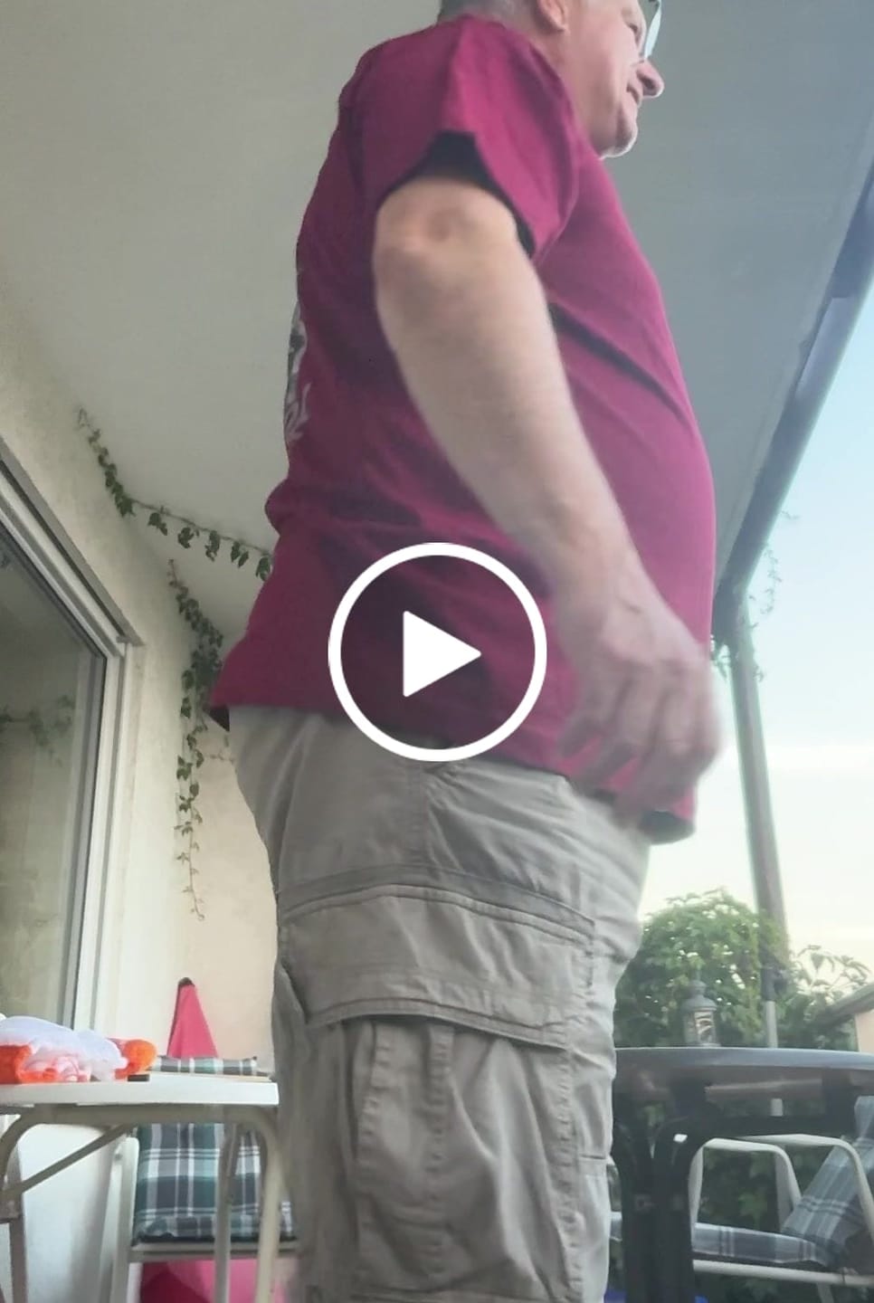 Customer video review of Biker - Gute Freunde kenne deine Geschichten - Biker haben sie mit dir erlebt  - Männer Premiumshirt mit Back Print