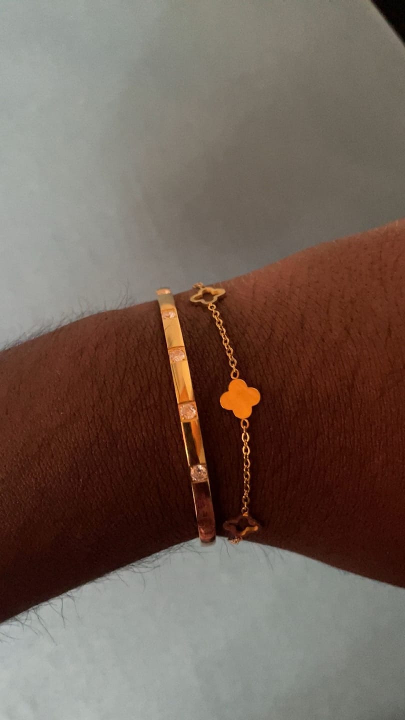 Customer photo review of Clover Armband | 18K vergoldet