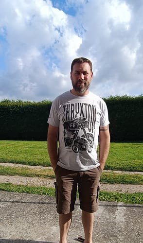 Customer photo review of T-shirt Thruxton FE