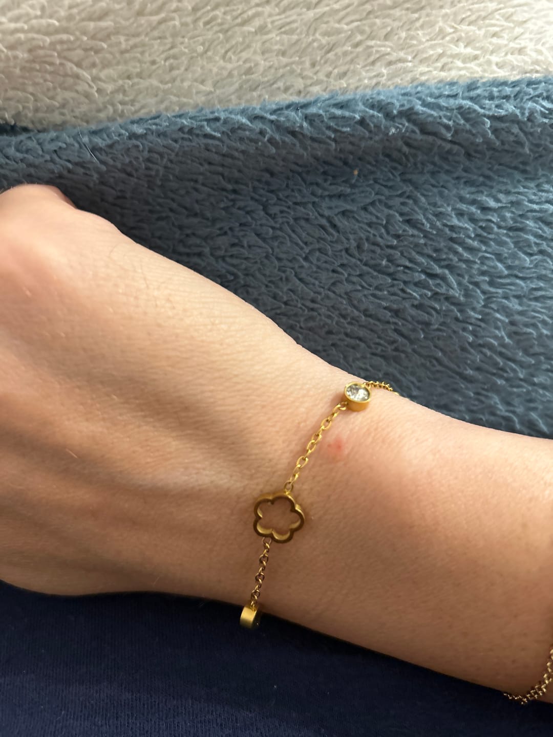 Customer photo review of Bratara cu flori - Gold