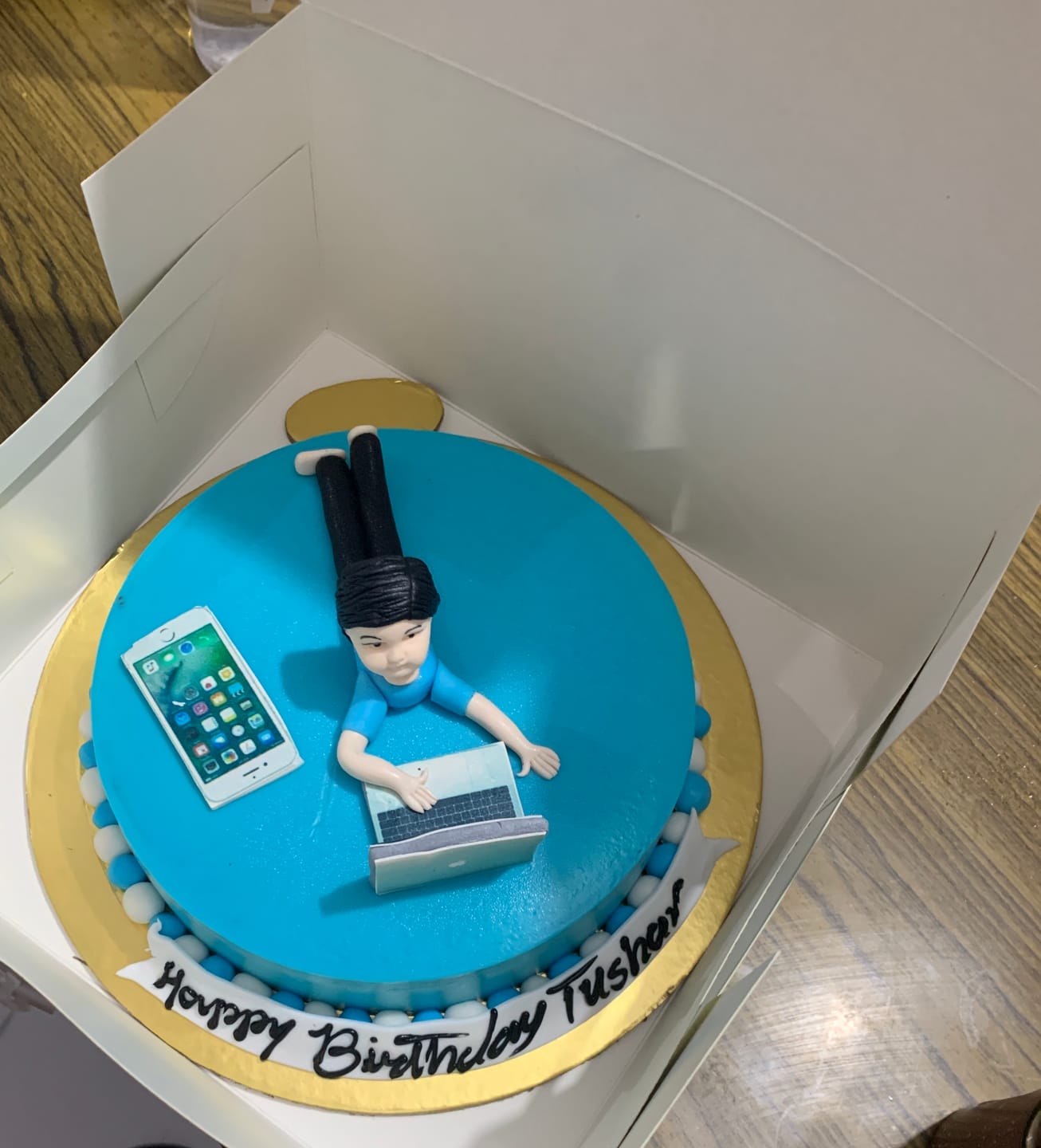 Customer photo review of Cake for a workaholic