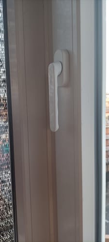 Customer photo review of Manilla Luxemburgo blanca marca Hoppe con cuello corto para ventana oscilobatiente