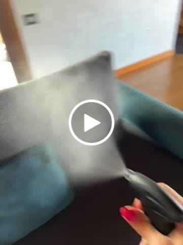 Customer video review of Profumo igienizzante tessuti e ambienti - Ricarica da 1L