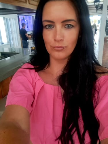 Customer photo review of 20" Wavy Clip In Hair Extensions