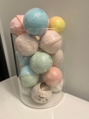 Customer photo review of 9 Pack Bath Bombs