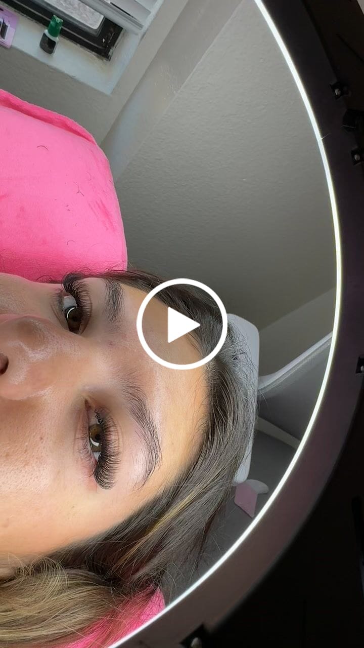 Customer video review of 5D W Lash Extension