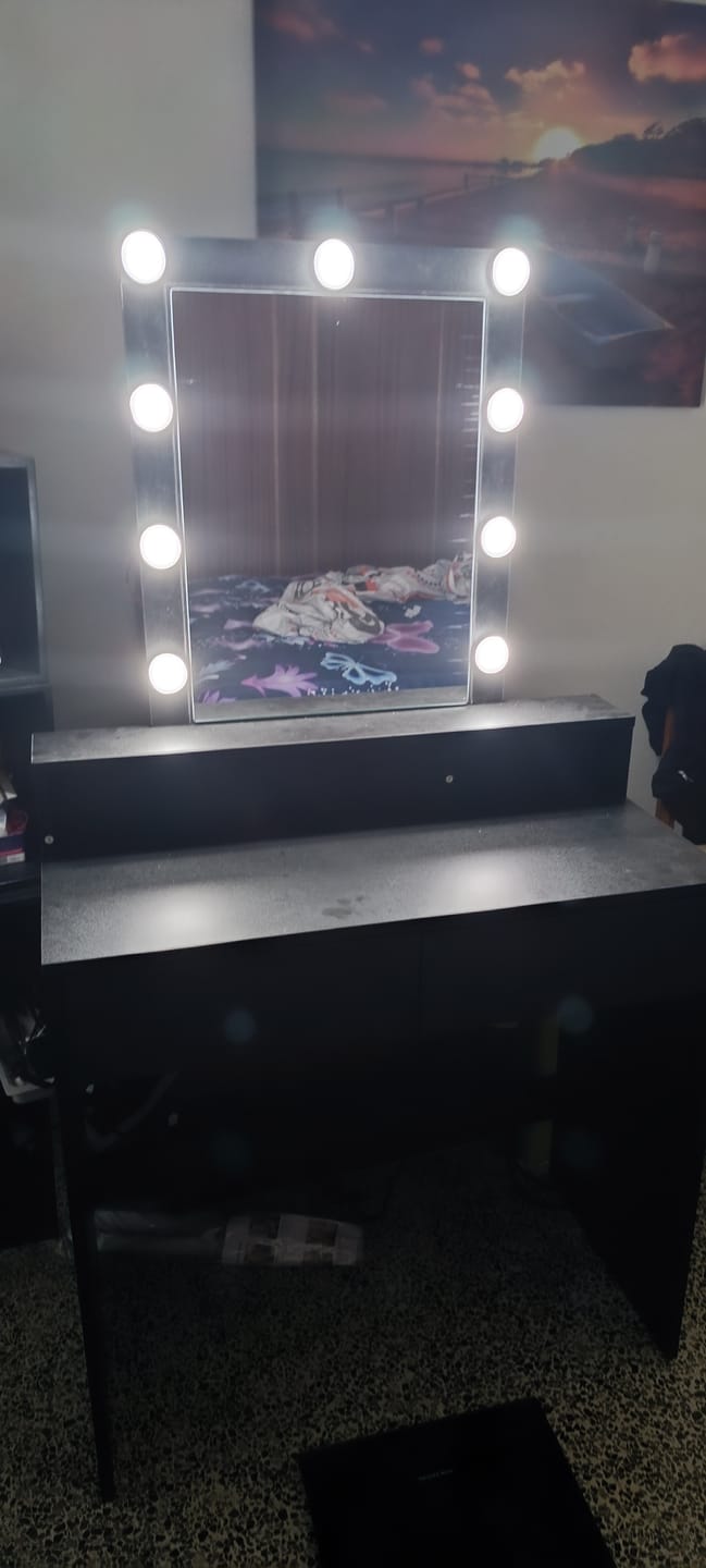 Customer photo review of Τραπέζι Μπουντουάρ Μακιγιάζ Μεικαπ Τουαλέτας Κρεβατοκάμαρας Καθρέφτης Μαύρο με Φωτισμό LED Ρυθμιζόμενη Φωτεινότητα RD-T114T16