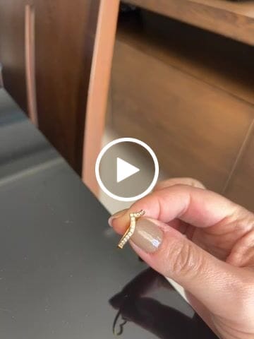 Customer video review of Anel Trinity Zircônia Banhado em Ouro 18K