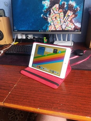 Customer photo review of FolioCase Stand