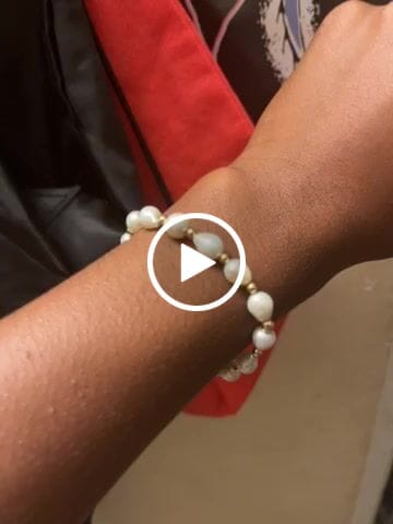 Customer video review of baroque pearl bracelet