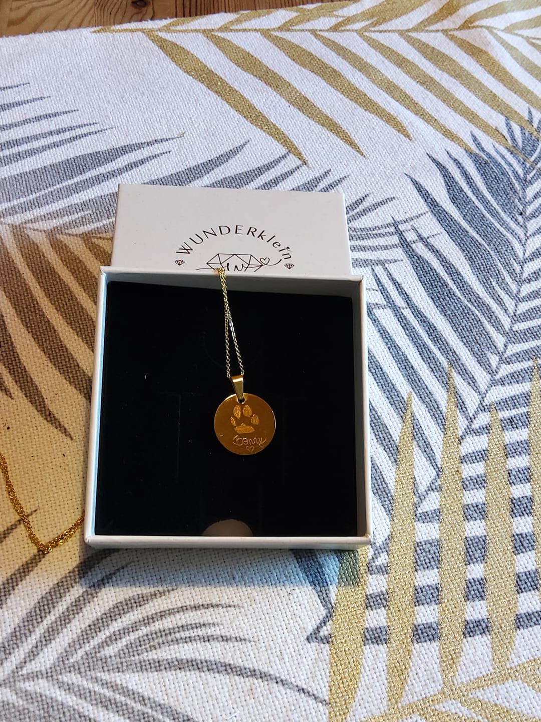 Customer photo review of Halskette mit Pfotenabdruck und Gravur