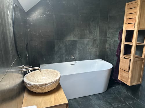 Customer photo review of Ashley 1700 D Shape Freestanding Bath